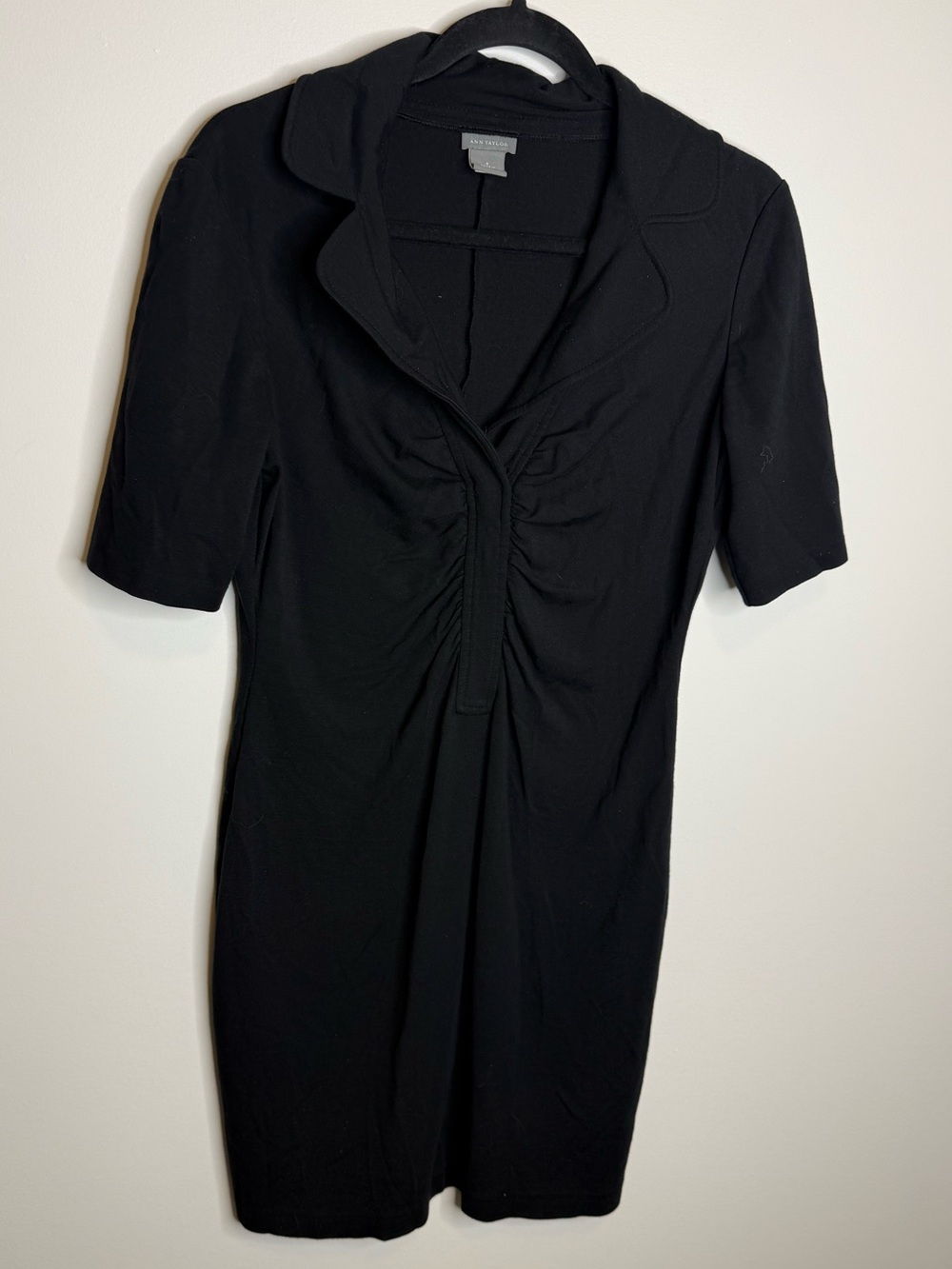 Ann Taylor Black Ruched Midi Dress size 8 short sleeve